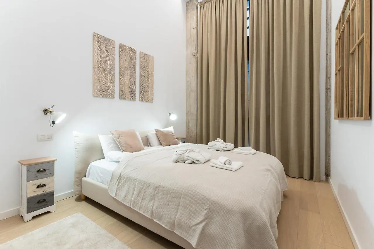 High Ceiling Gem In Heart Of Malaga Historic District Apartment
